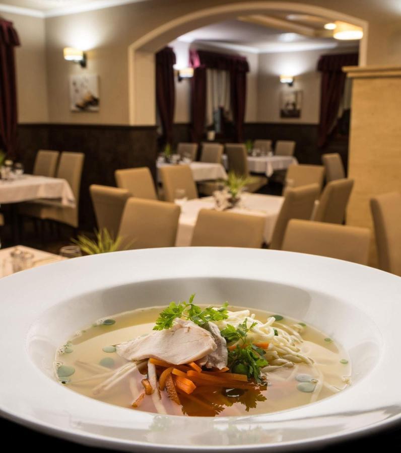 Corvin Pension And Restaurant Veľký Meder Esterno foto